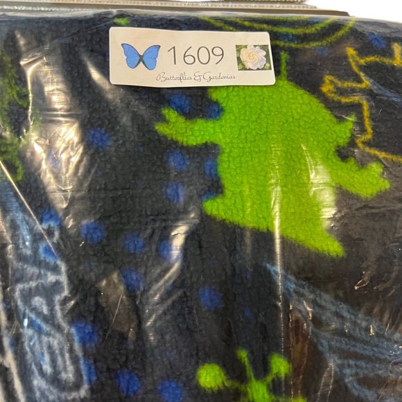 Northwest Buzz Lightyear and Alien Fleece Blanket Throw Blue Green Space Alien - Picture 9 of 9